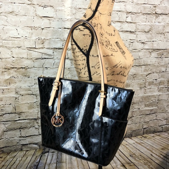 Michael Kors Handbags - MICHAEL KORS • Gorgeous Patent leather Tote